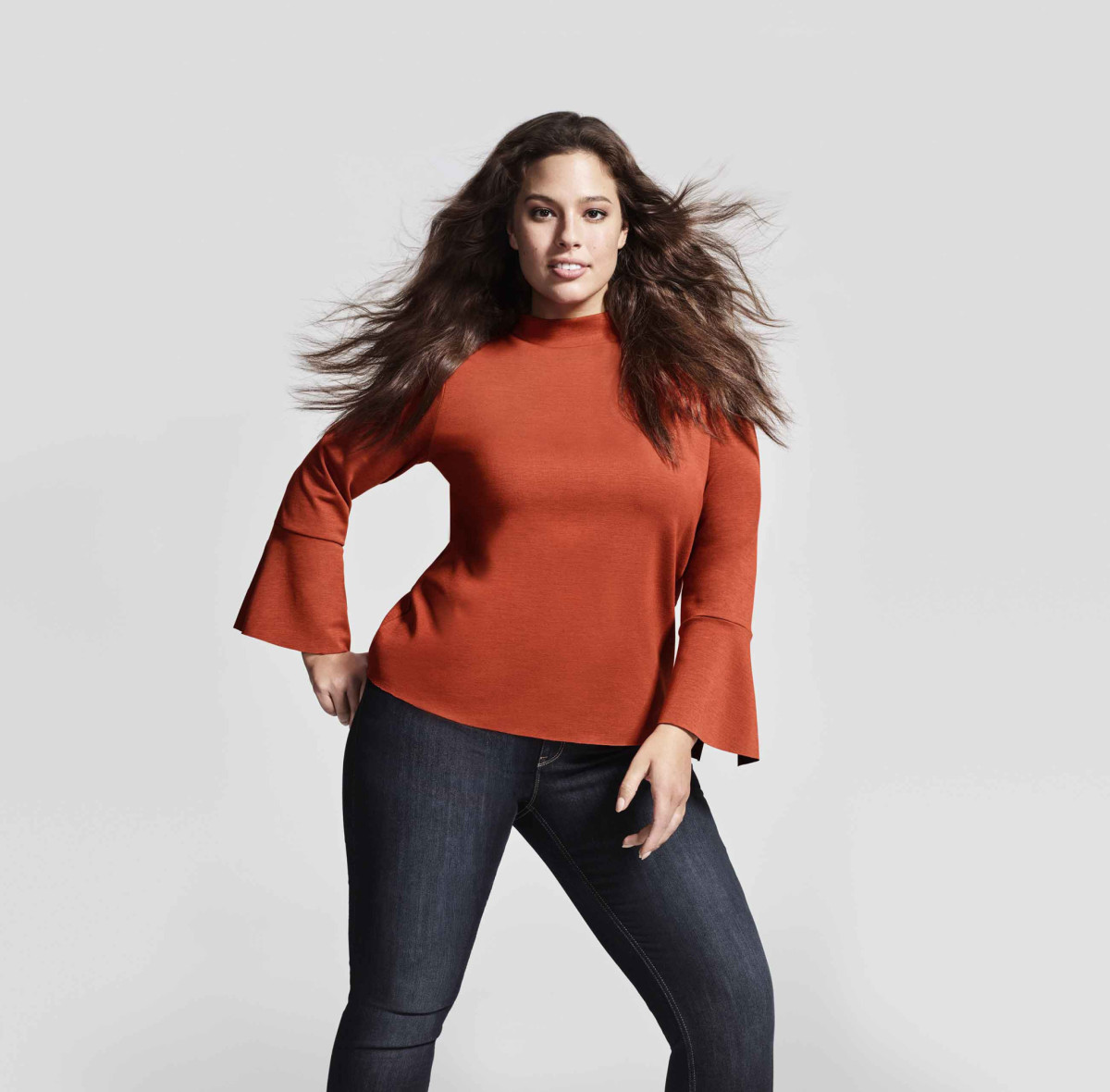 Supermodellen Ashley Graham frontar Lindex kampanj.
